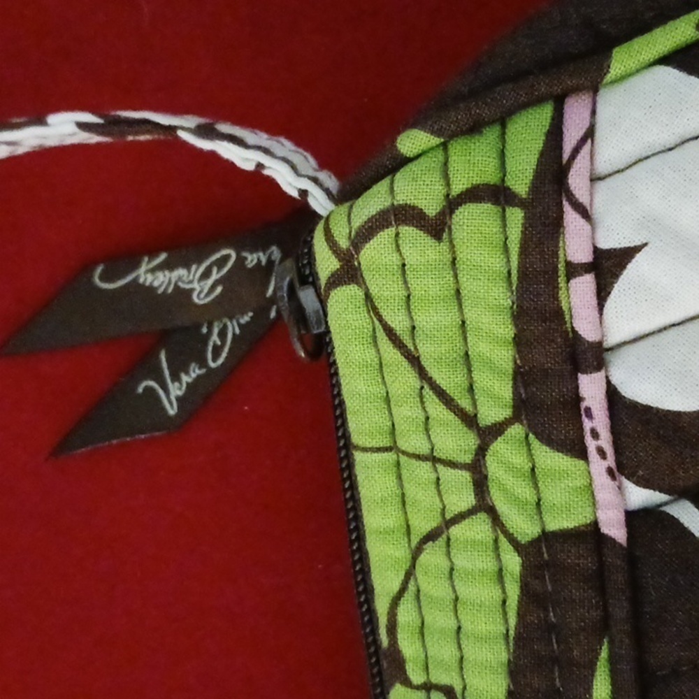 Vera Bradley small purse crossbody - Picture 8 of 10